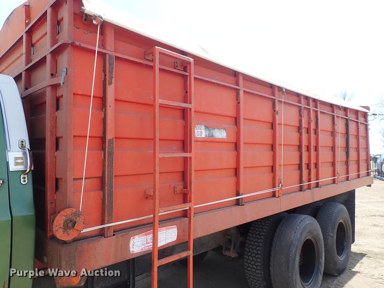 image for item FN9819 1976 Chevrolet C65 grain truck