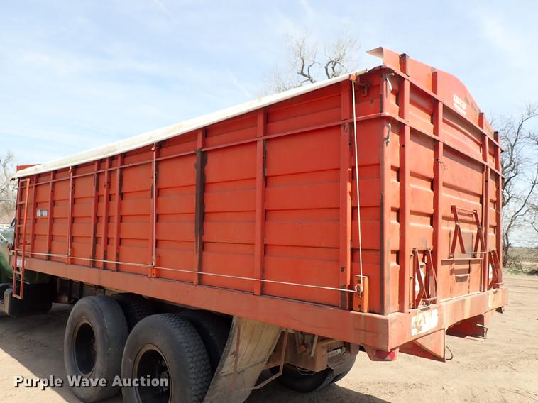 image for item FN9819 1976 Chevrolet C65 grain truck