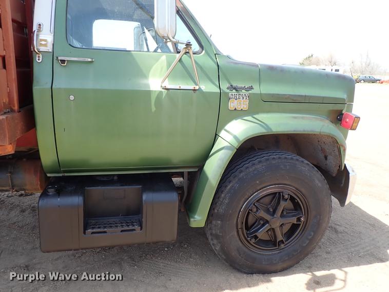 image for item FN9819 1976 Chevrolet C65 grain truck