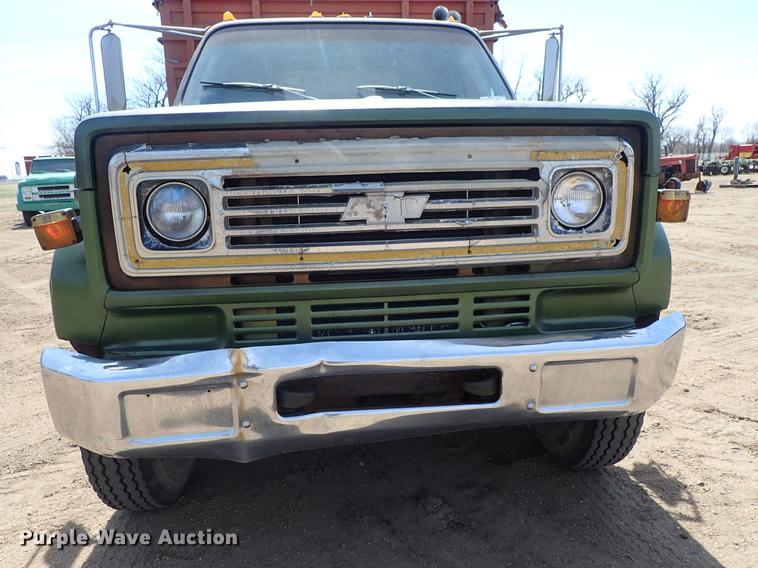 image for item FN9819 1976 Chevrolet C65 grain truck