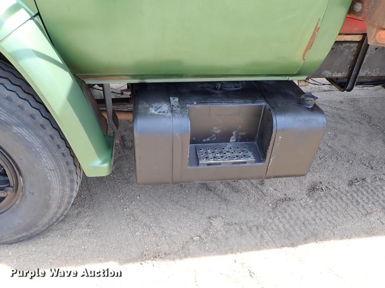 image for item FN9819 1976 Chevrolet C65 grain truck