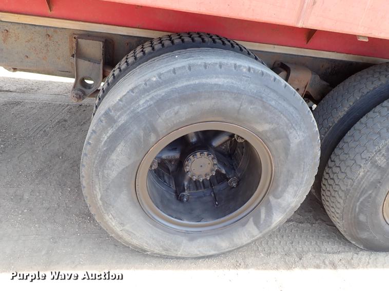 image for item FN9819 1976 Chevrolet C65 grain truck