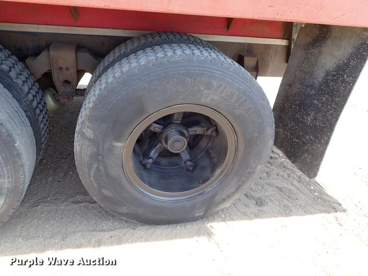 image for item FN9819 1976 Chevrolet C65 grain truck