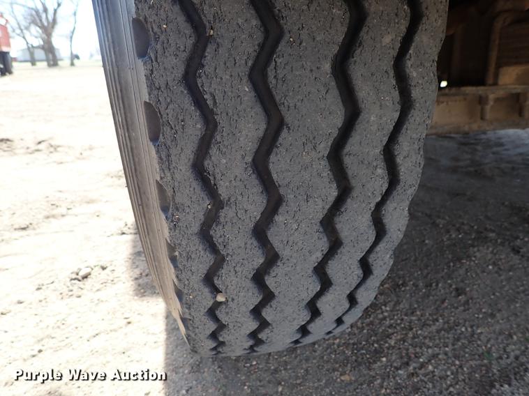 image for item FN9819 1976 Chevrolet C65 grain truck