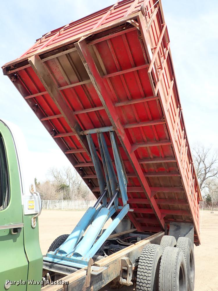 image for item FN9819 1976 Chevrolet C65 grain truck