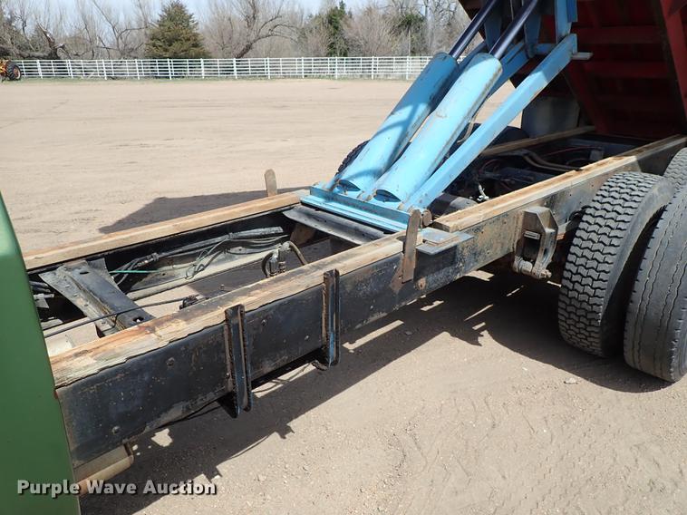 image for item FN9819 1976 Chevrolet C65 grain truck