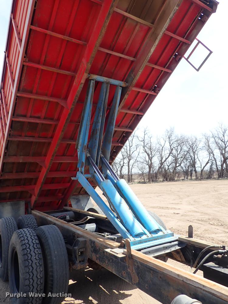 image for item FN9819 1976 Chevrolet C65 grain truck