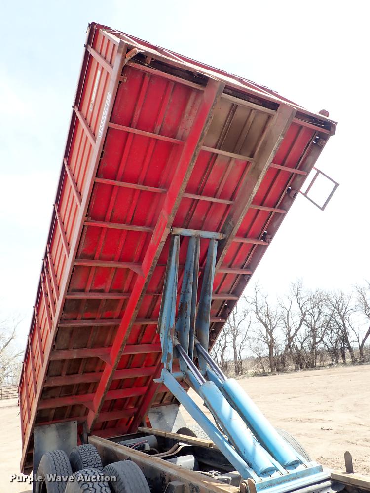 image for item FN9819 1976 Chevrolet C65 grain truck