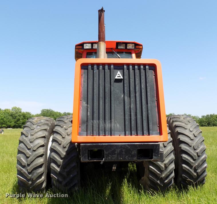 image for item FO9795 1982 Allis Chalmers 4W-305 4WD tractor
