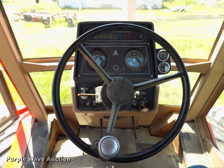 image for item FO9795 1982 Allis Chalmers 4W-305 4WD tractor