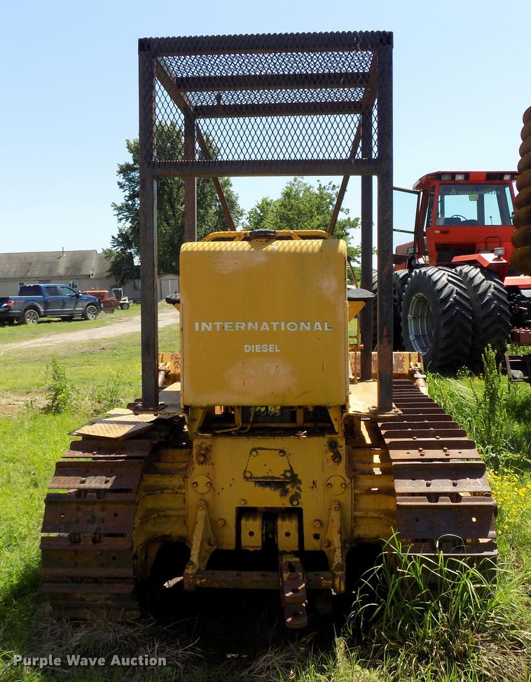 image for item FO9797 1961 International TD9 dozer