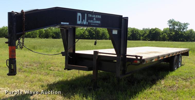image for item FO9798 2004 DJ equipment trailer