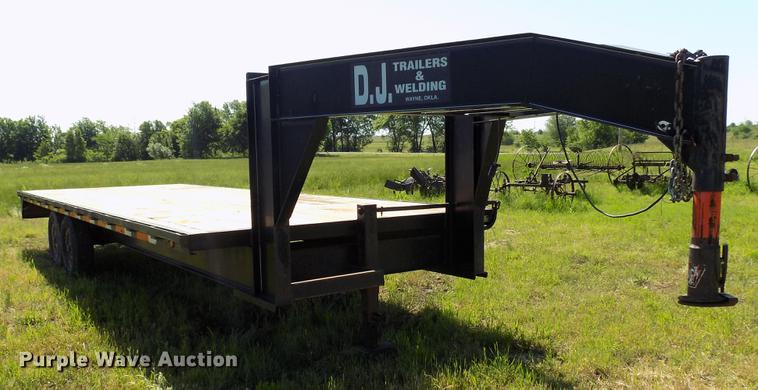 image for item FO9798 2004 DJ equipment trailer