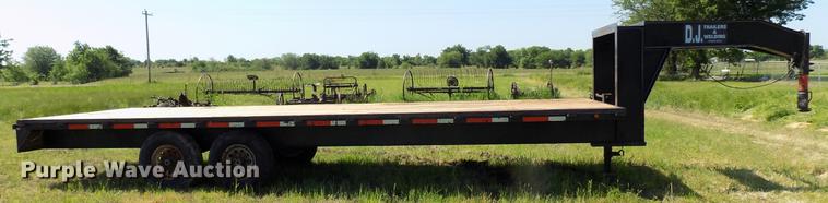 image for item FO9798 2004 DJ equipment trailer