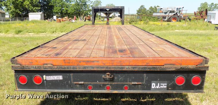 image for item FO9798 2004 DJ equipment trailer