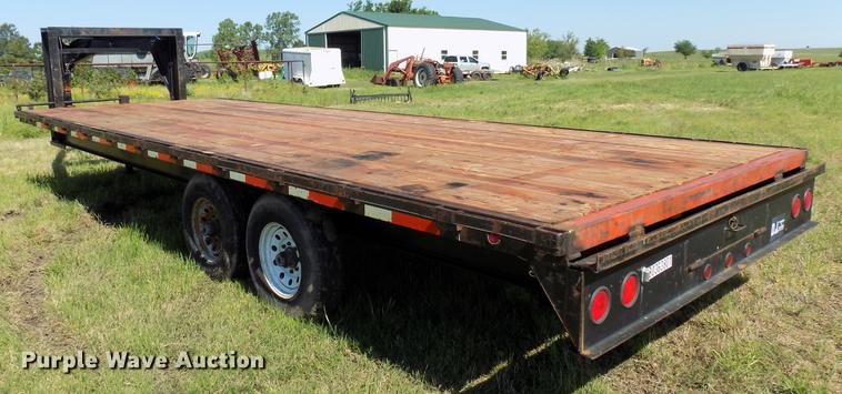 image for item FO9798 2004 DJ equipment trailer