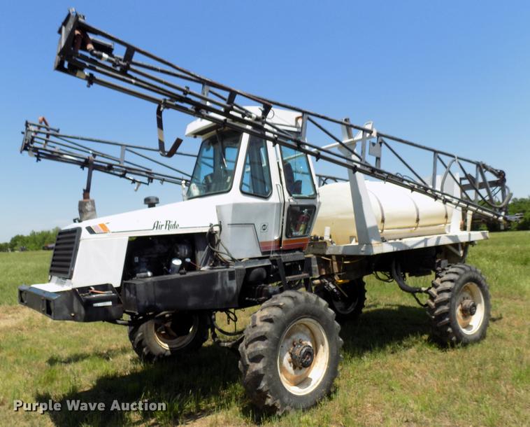 image for item FO9800 Willmar 765HT sprayer