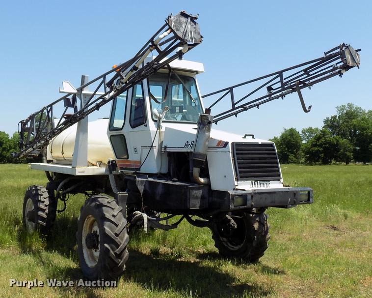 image for item FO9800 Willmar 765HT sprayer
