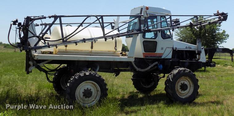 image for item FO9800 Willmar 765HT sprayer