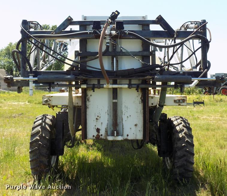 image for item FO9800 Willmar 765HT sprayer