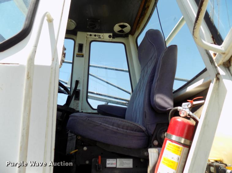 image for item FO9800 Willmar 765HT sprayer