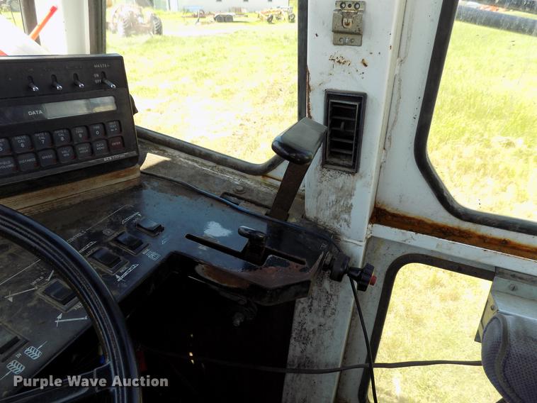 image for item FO9800 Willmar 765HT sprayer