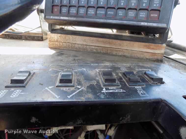 image for item FO9800 Willmar 765HT sprayer