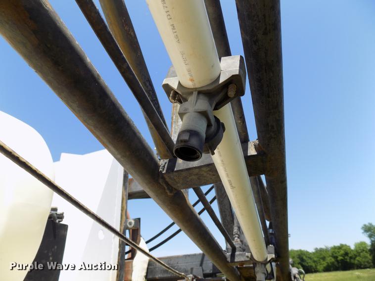 image for item FO9800 Willmar 765HT sprayer