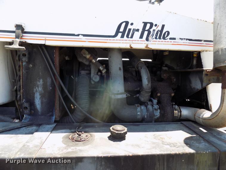 image for item FO9800 Willmar 765HT sprayer