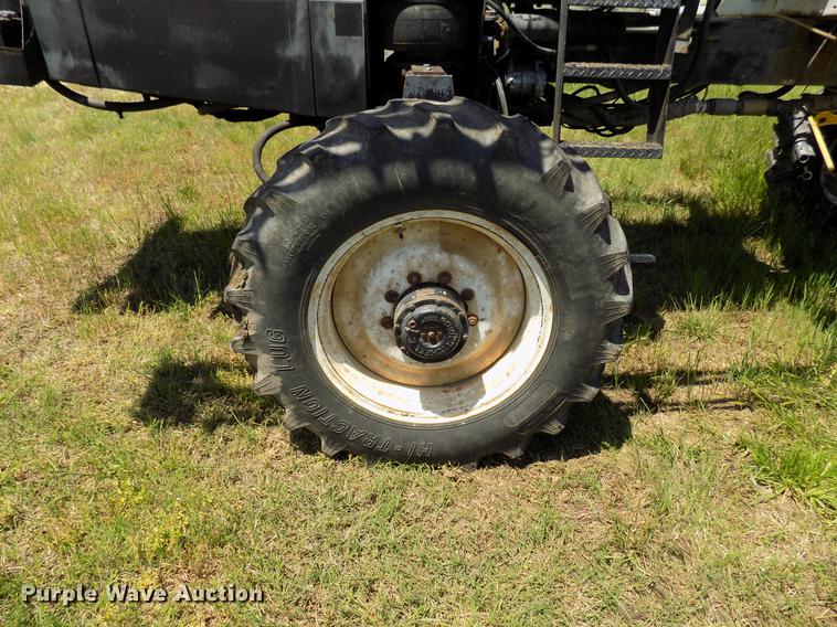 image for item FO9800 Willmar 765HT sprayer