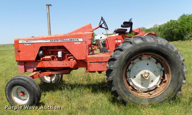 image for item FO9801 1966 Allis Chalmers 190XT tractor