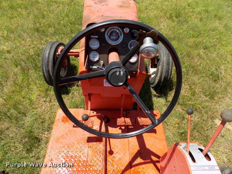 image for item FO9801 1966 Allis Chalmers 190XT tractor