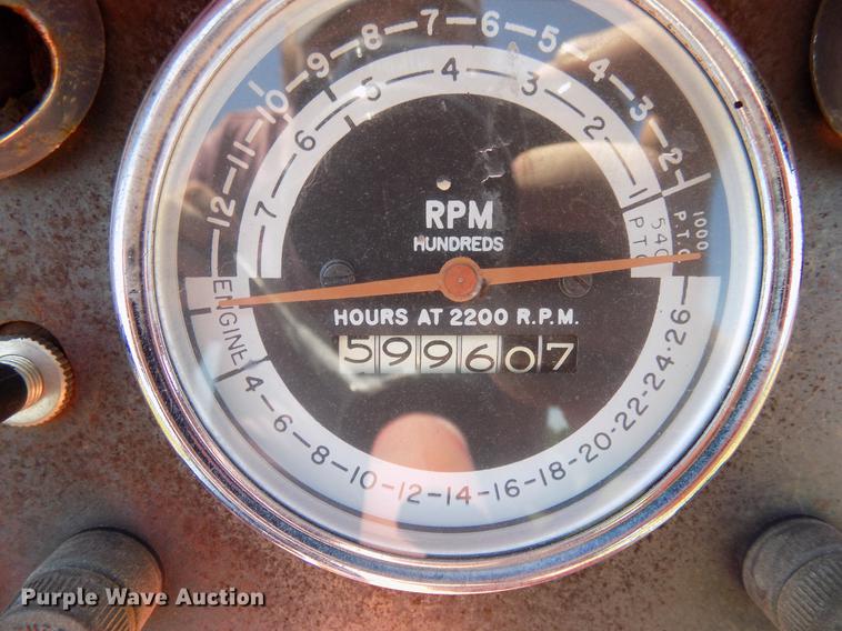 image for item FO9801 1966 Allis Chalmers 190XT tractor