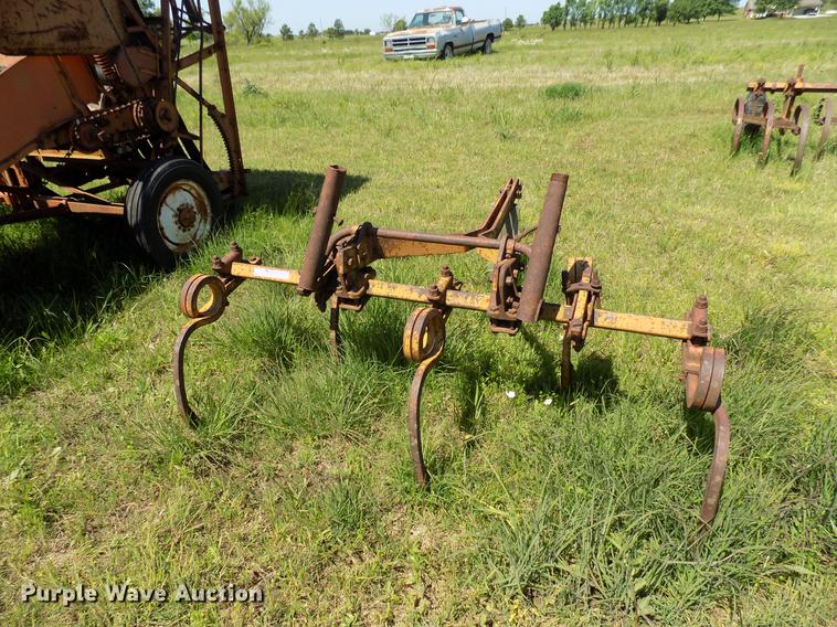 Field cultivator in Skiatook, OK Item FO9841 sold Purple Wave