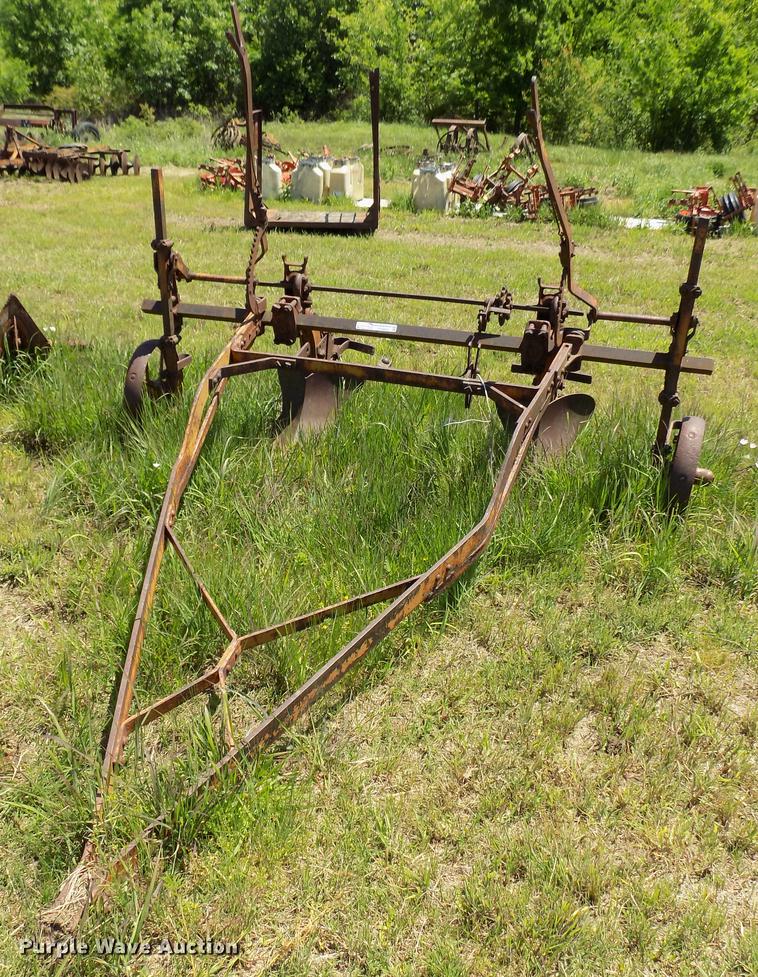 image for item FO9884 Two row lister