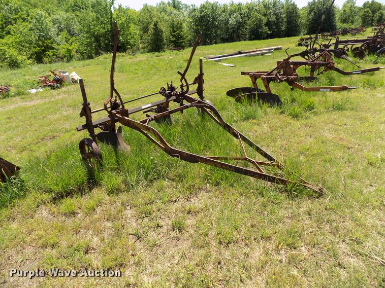 image for item FO9884 Two row lister