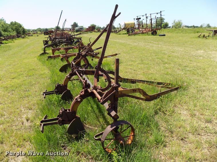 image for item FO9884 Two row lister