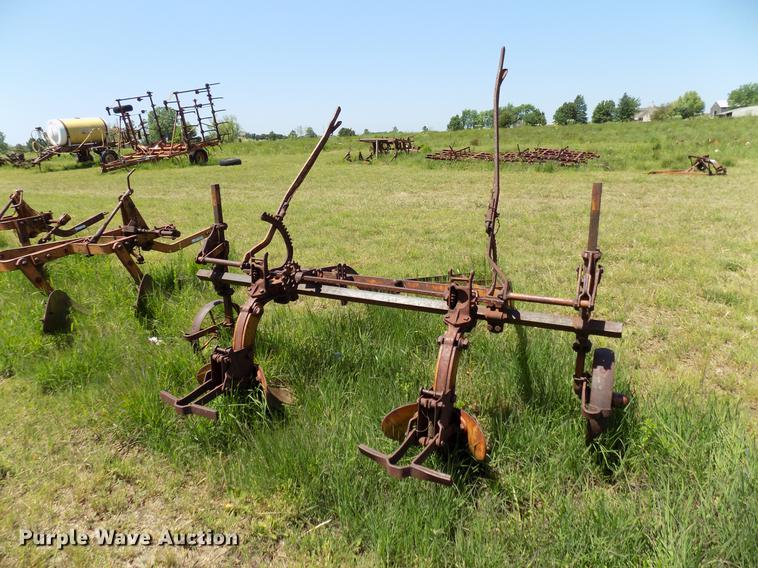 image for item FO9884 Two row lister