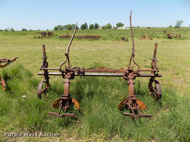 image for item FO9884 Two row lister