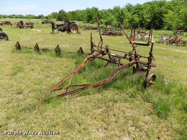 image for item FO9884 Two row lister