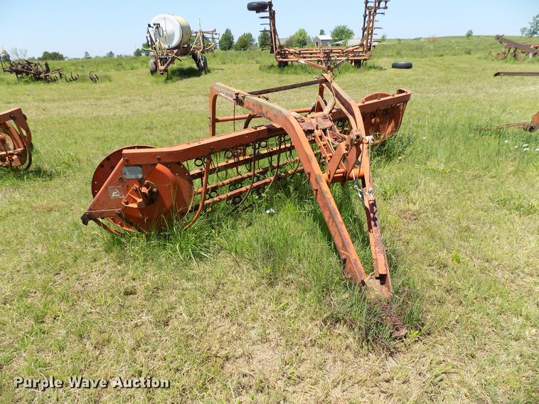 image for item FO9891 Allis Chalmers basket rake