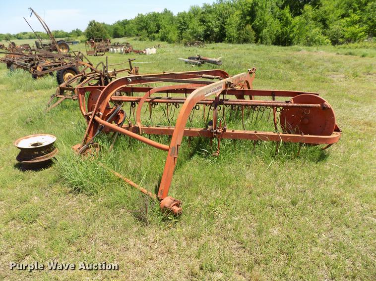 image for item FO9891 Allis Chalmers basket rake
