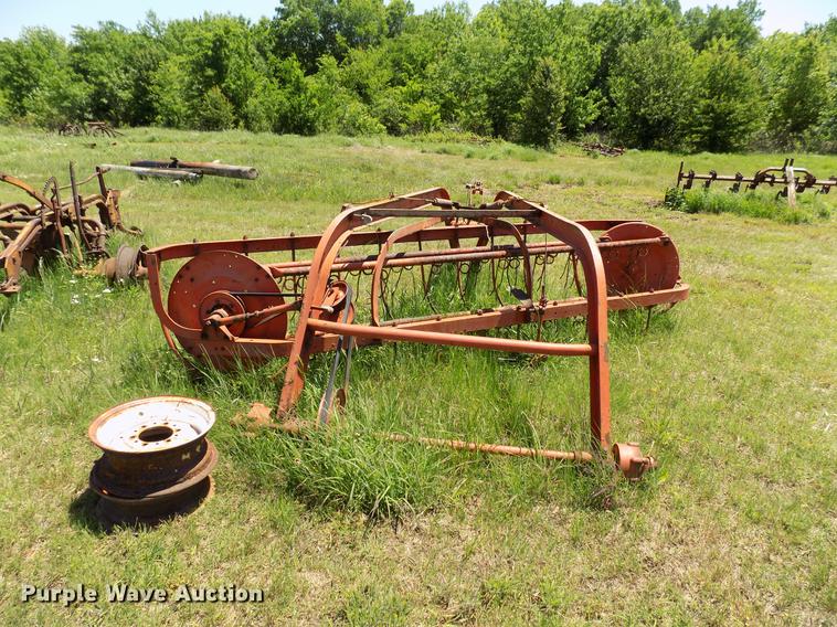 image for item FO9891 Allis Chalmers basket rake
