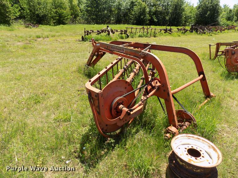 image for item FO9891 Allis Chalmers basket rake