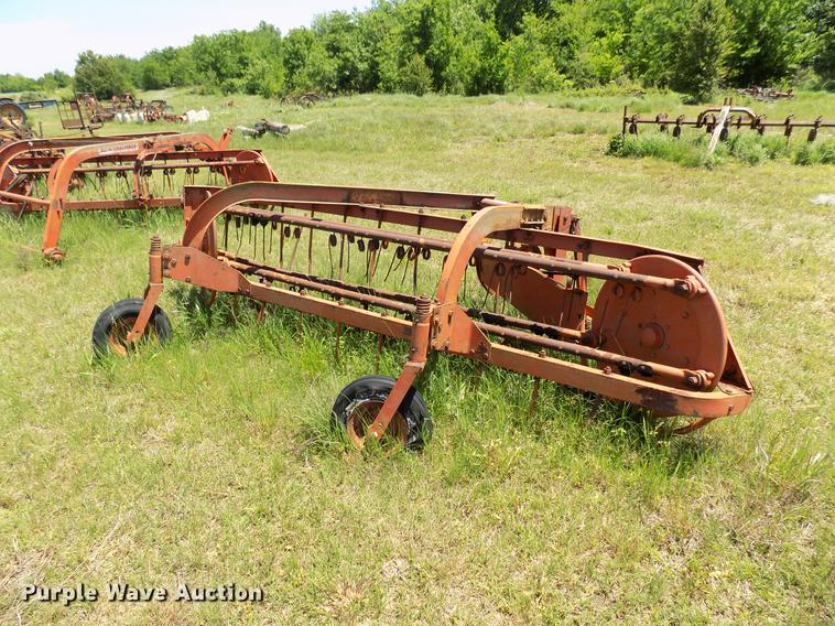 image for item FO9892 Allis Chalmers basket rake