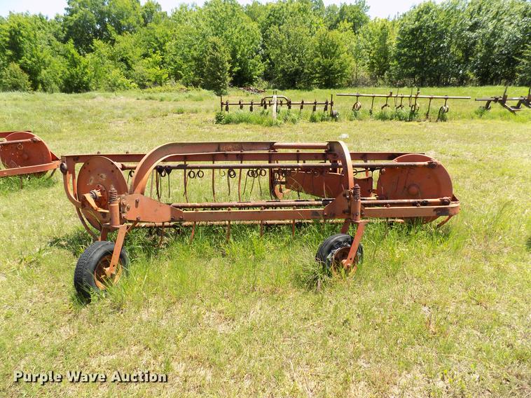 image for item FO9892 Allis Chalmers basket rake