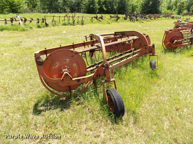 image for item FO9892 Allis Chalmers basket rake