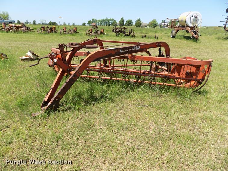 image for item FO9893 Allis Chalmers basket rake