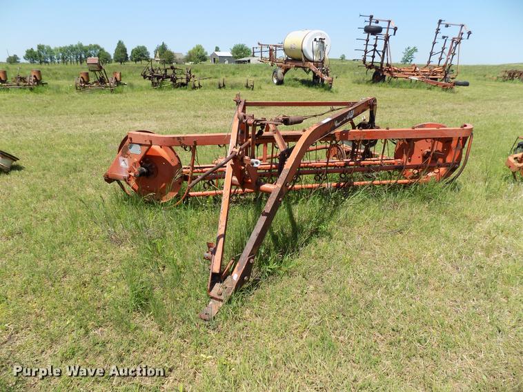 image for item FO9893 Allis Chalmers basket rake