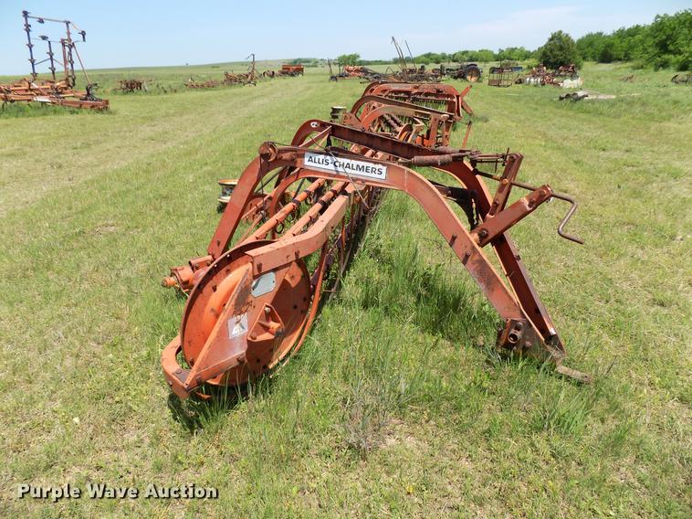 image for item FO9893 Allis Chalmers basket rake